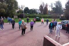 Uczestnicy-spaceru-edukacyjnego-dla-UTW-w-Kluczach