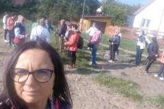 Dr-Reanata-Miszczuk-wraz-z-UP-podczas-spaceru-edukacyjnego
