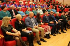 zaproszeni goście i organizatorzy wydarzenia