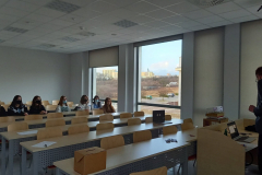 sala ćwiczeniowa, w której znajdują się uczestnicy warsztatów