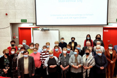 Zdjęcie wszystkich uczestników wykładu otwartego „Aktywność ruchowa w procesie pomyślnego starzenia się”