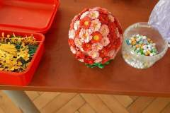 Kula-kwiatowa-wykonana-z-papieru-przez-UP